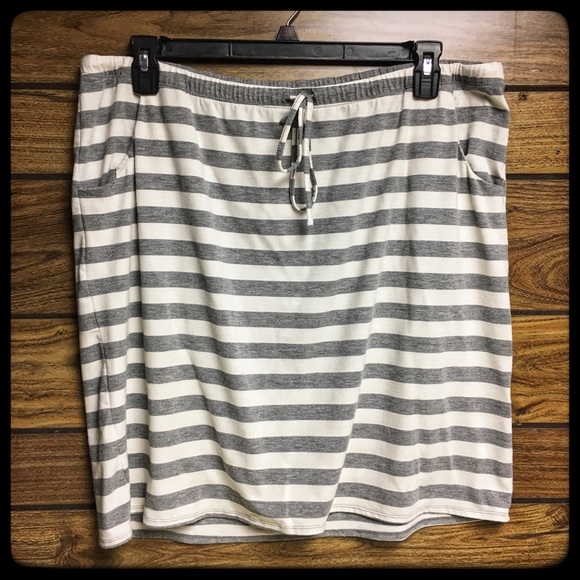 Sonoma Dresses & Skirts - Gray and white striped Sonoma XL skirt EUC
